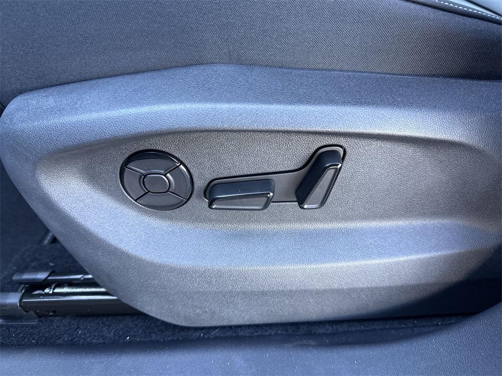 new 2025 Volkswagen Tiguan car, priced at $40,336