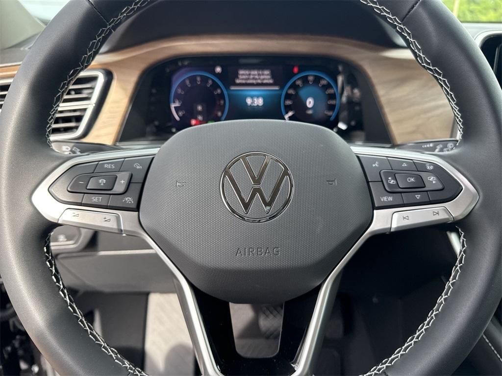 new 2025 Volkswagen Atlas car, priced at $47,487