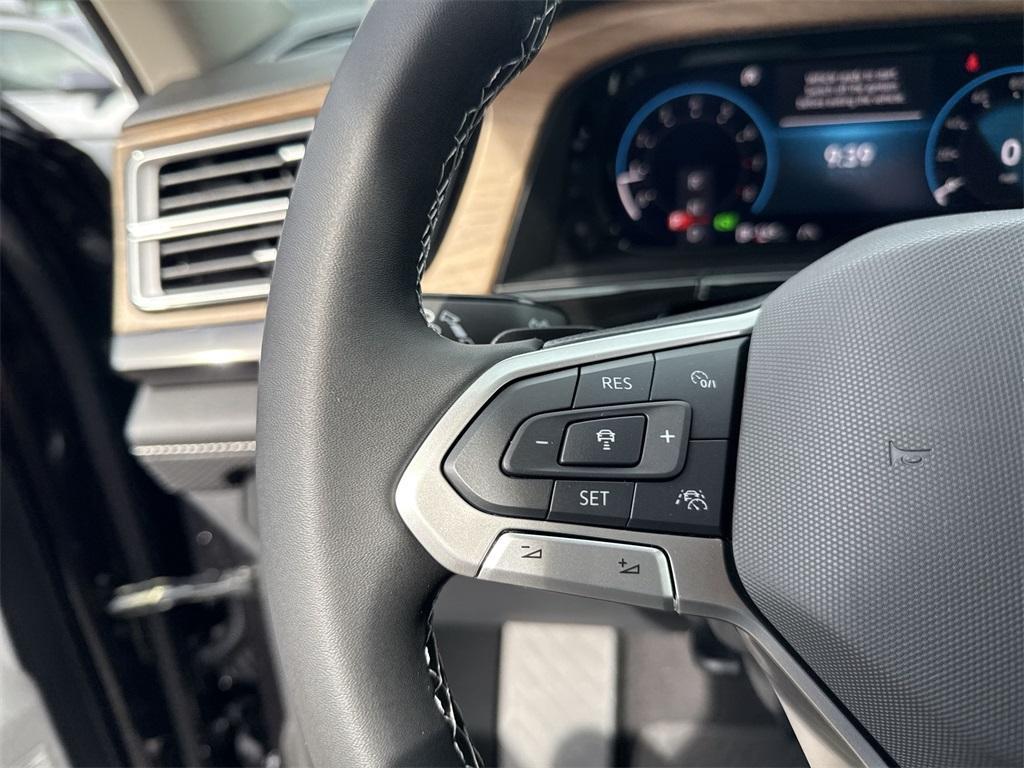 new 2025 Volkswagen Atlas car, priced at $47,487