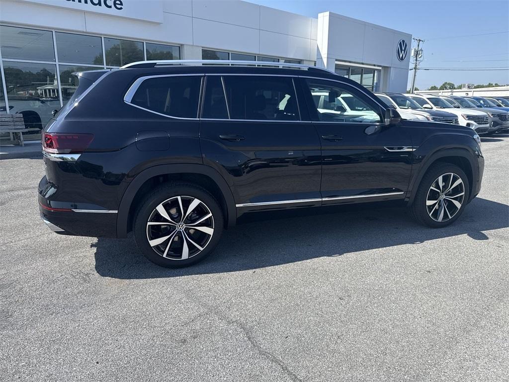 new 2025 Volkswagen Atlas car, priced at $55,668