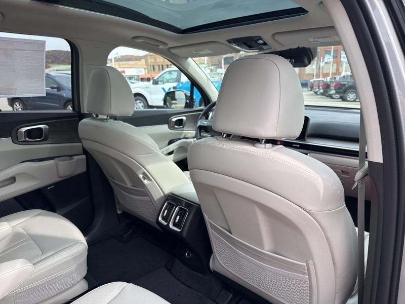 new 2026 Kia Sorento car, priced at $40,500