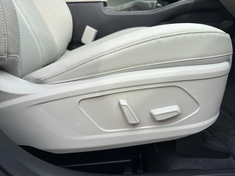 new 2026 Kia Sorento car, priced at $40,500