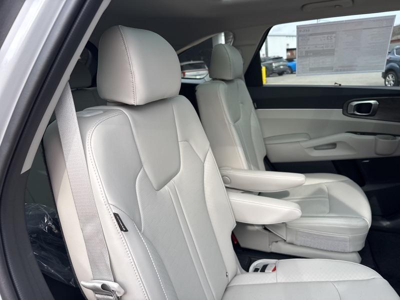 new 2026 Kia Sorento car, priced at $40,500