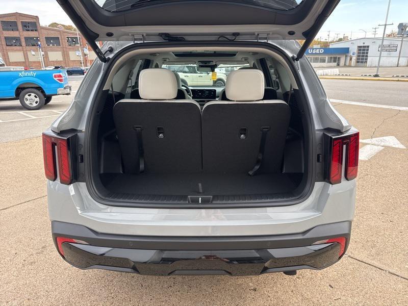 new 2026 Kia Sorento car, priced at $40,500