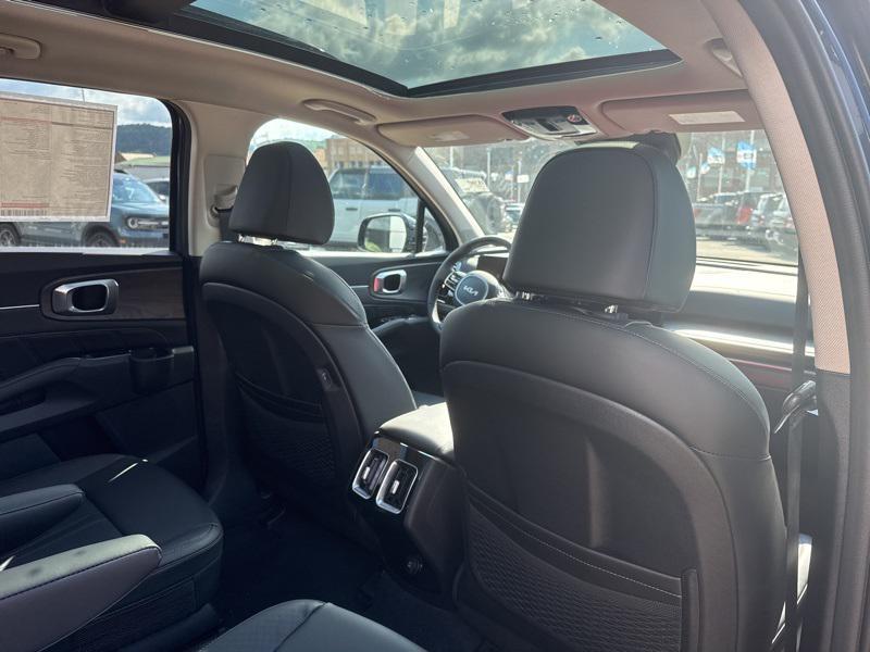 new 2025 Kia Sorento car, priced at $39,773