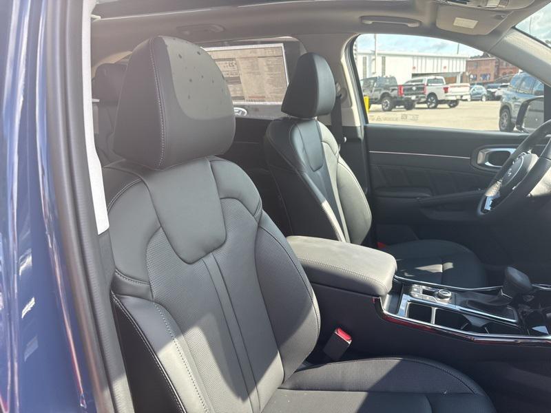 new 2025 Kia Sorento car, priced at $39,773