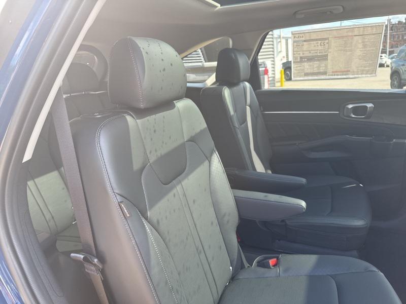 new 2025 Kia Sorento car, priced at $39,773