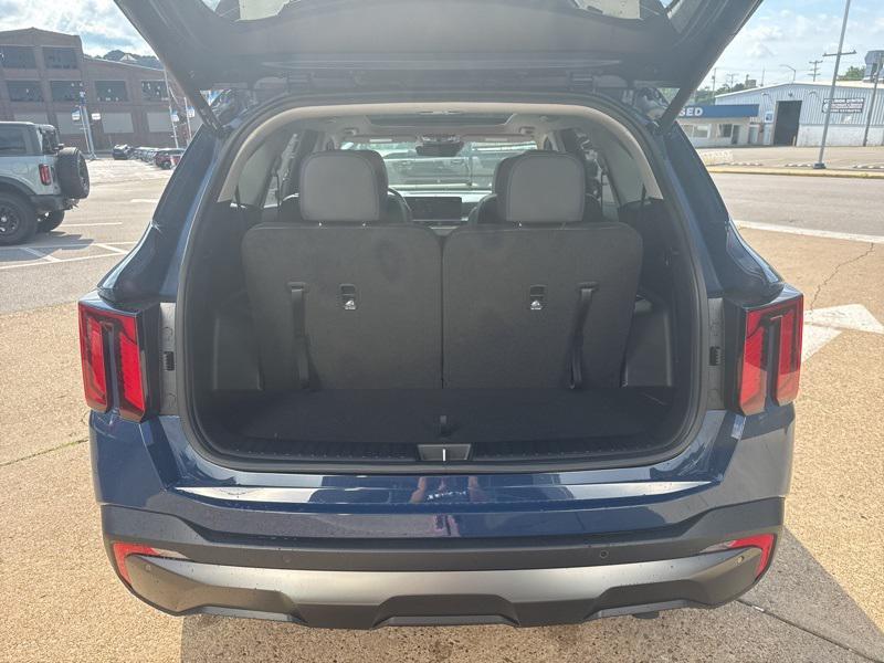 new 2025 Kia Sorento car, priced at $39,773