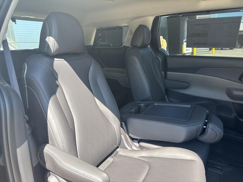 new 2026 Kia Carnival Hybrid car, priced at $42,690