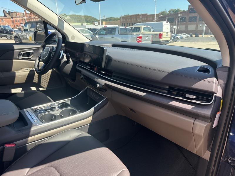 new 2026 Kia Carnival Hybrid car, priced at $42,690