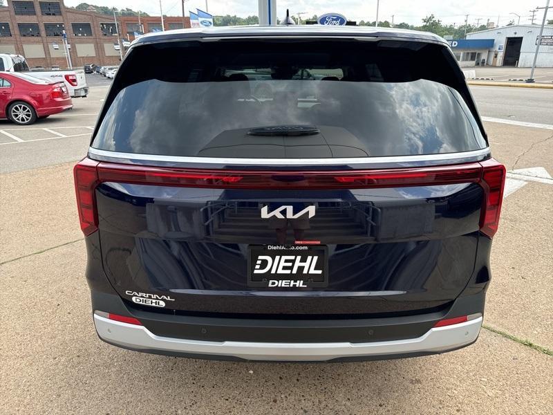 new 2025 Kia Carnival car, priced at $39,660