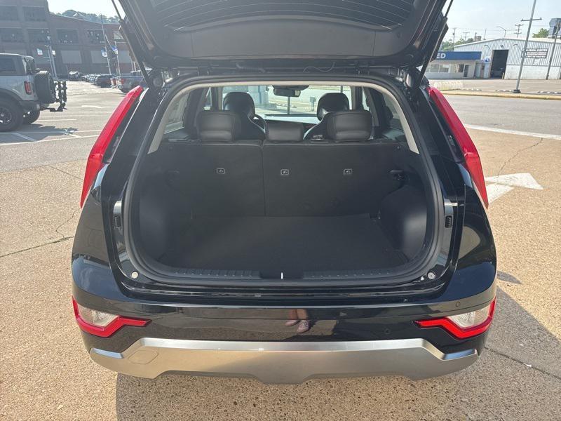 new 2025 Kia Niro car, priced at $30,352