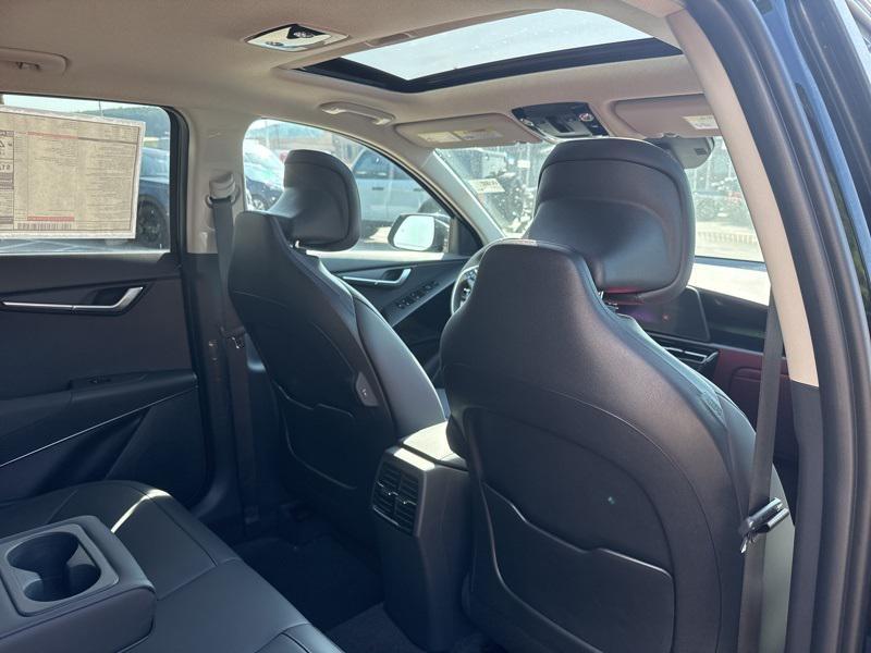 new 2025 Kia Niro car, priced at $30,352