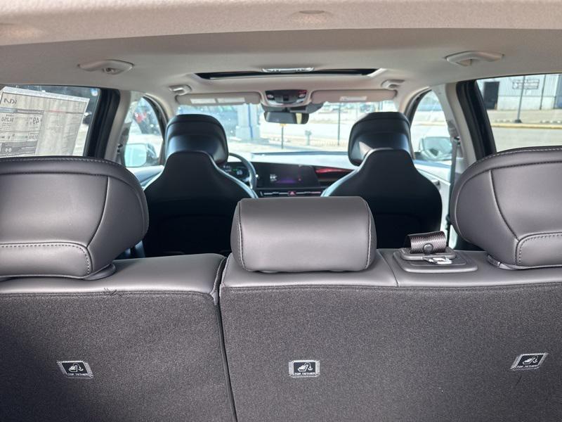 new 2025 Kia Niro car, priced at $30,352