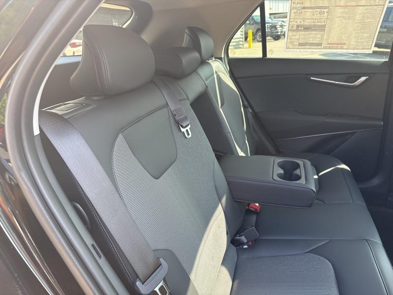 new 2025 Kia Niro car, priced at $30,352