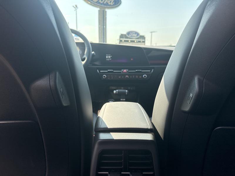 new 2025 Kia Niro car, priced at $30,352