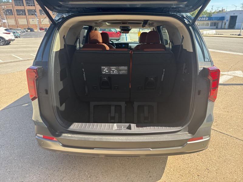 new 2026 Kia Carnival Hybrid car, priced at $47,469
