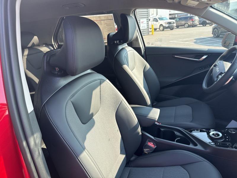 new 2025 Kia Niro Plug-In Hybrid car, priced at $32,600