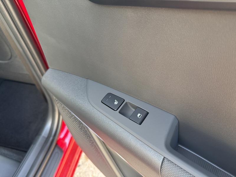 new 2025 Kia Niro Plug-In Hybrid car, priced at $32,600