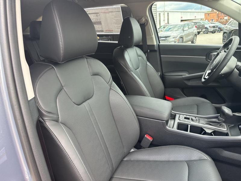 new 2025 Kia Sorento car, priced at $34,132