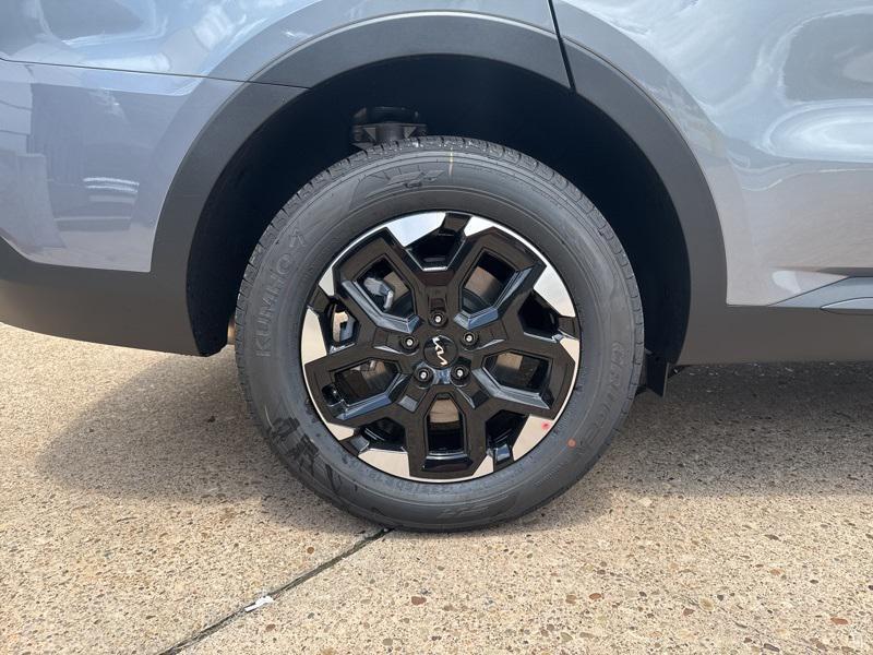 new 2025 Kia Sorento car, priced at $34,132