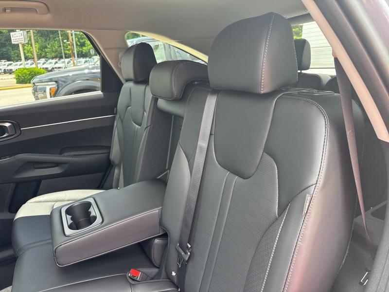 new 2025 Kia Sorento car, priced at $34,132