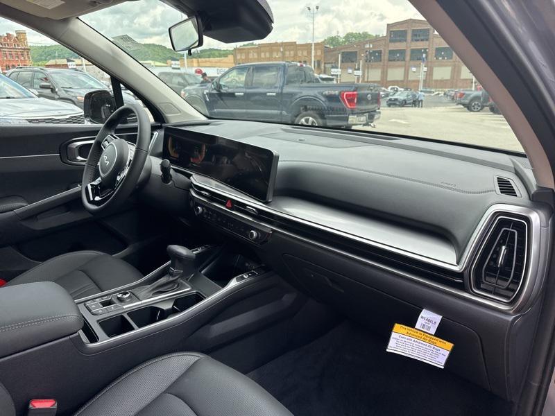 new 2025 Kia Sorento car, priced at $34,132