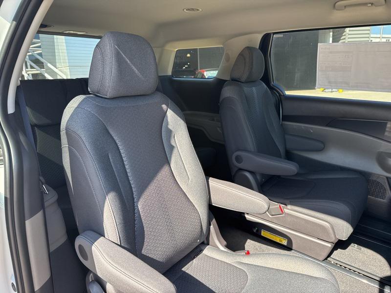 new 2026 Kia Carnival car, priced at $36,226