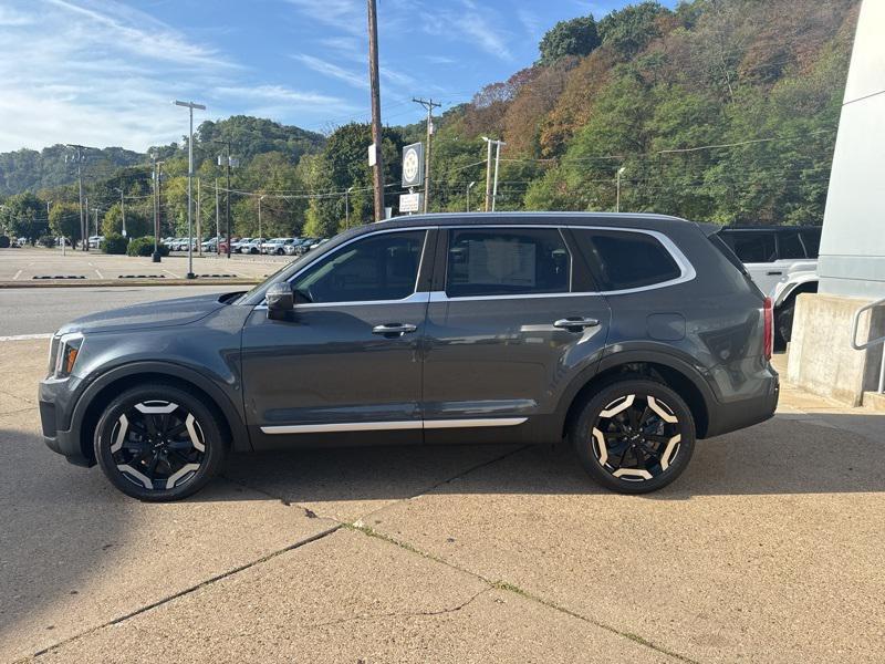 used 2024 Kia Telluride car, priced at $33,100