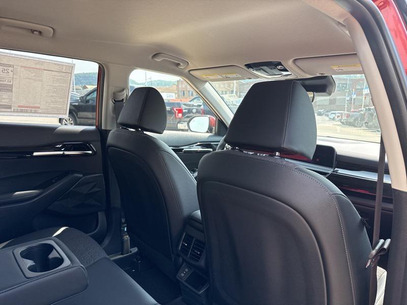 new 2025 Kia Seltos car, priced at $28,000