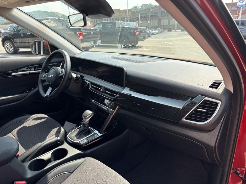 new 2025 Kia Seltos car, priced at $28,000
