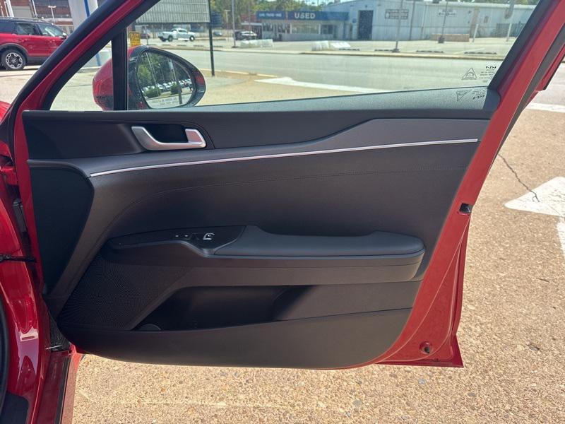 new 2025 Kia K5 car, priced at $25,884
