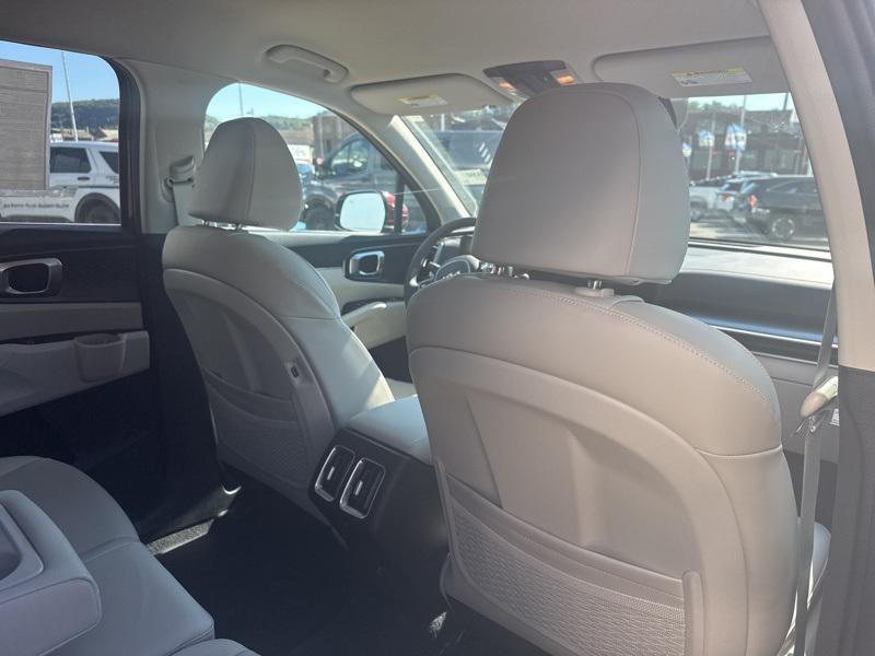 new 2025 Kia Sorento car, priced at $34,360