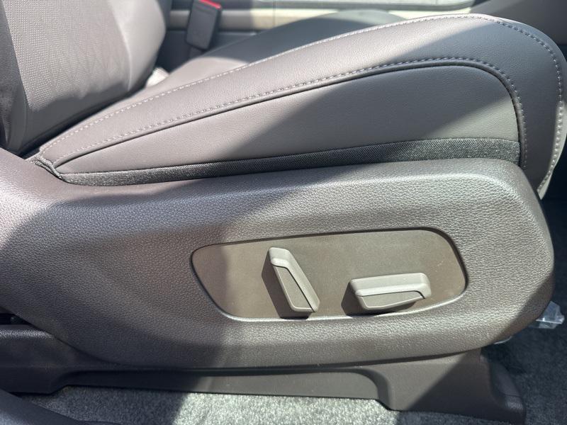 new 2026 Kia Carnival Hybrid car, priced at $43,700