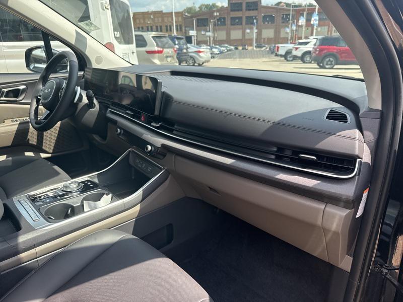 new 2026 Kia Carnival Hybrid car, priced at $43,700