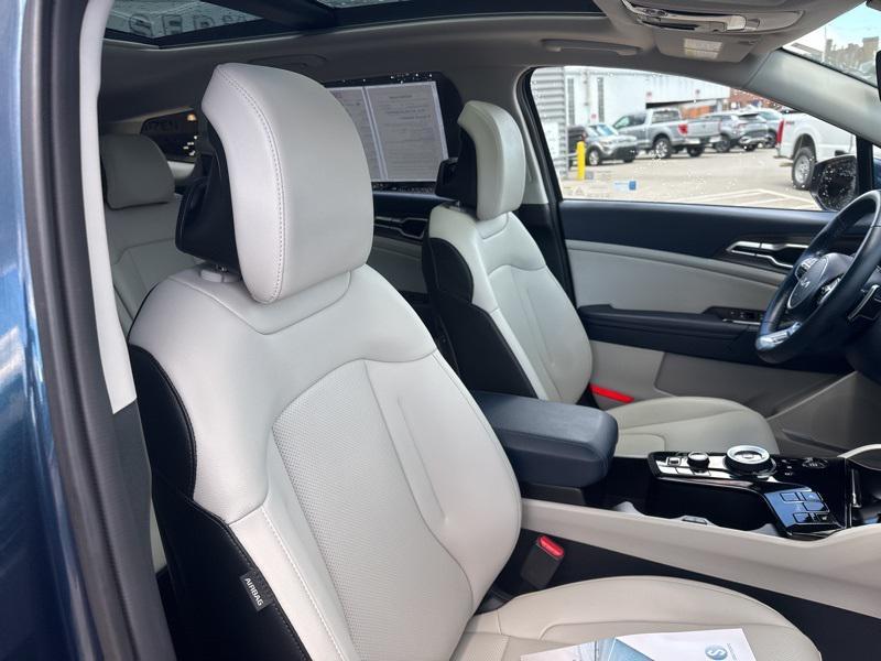 used 2025 Kia Sportage Hybrid car, priced at $31,215