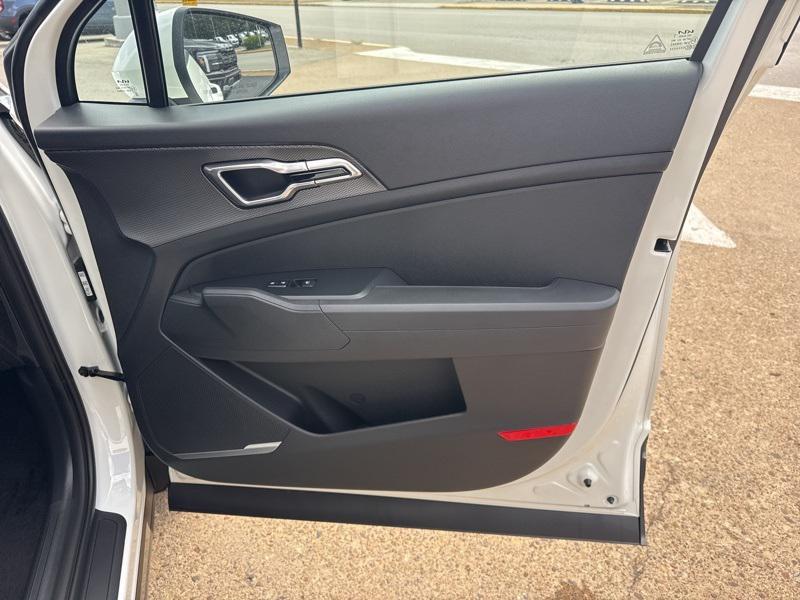 new 2025 Kia Sportage Hybrid car, priced at $29,427