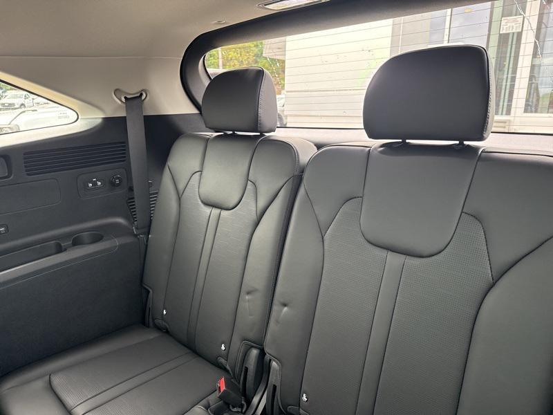 new 2026 Kia Sorento car, priced at $37,800