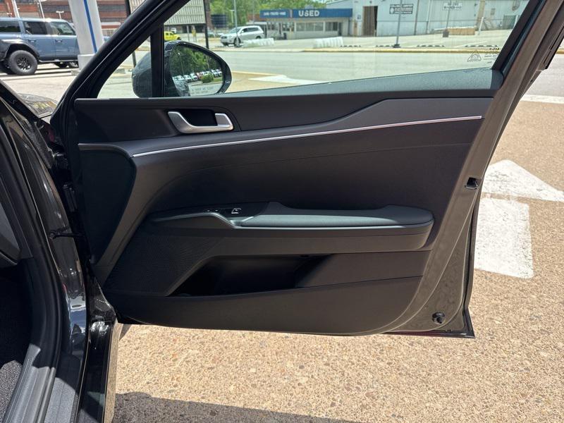 new 2025 Kia K5 car, priced at $25,503