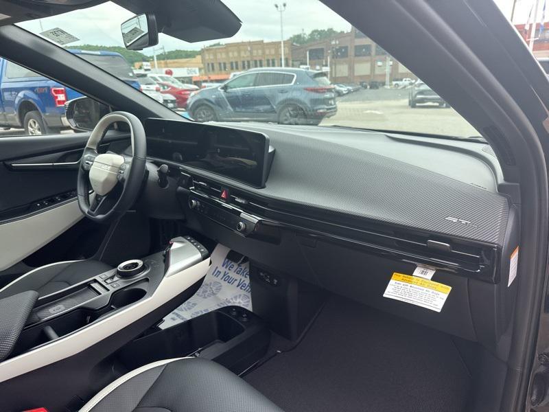 new 2025 Kia EV6 car, priced at $44,000