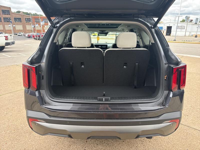 new 2025 Kia Sorento car, priced at $39,302