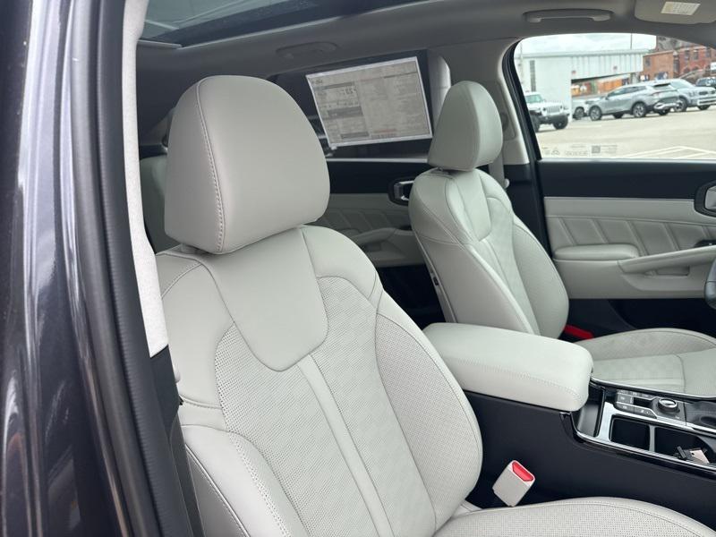 new 2025 Kia Sorento car, priced at $39,302