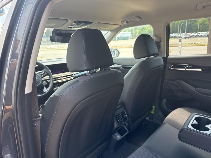 new 2025 Kia Seltos car, priced at $25,418