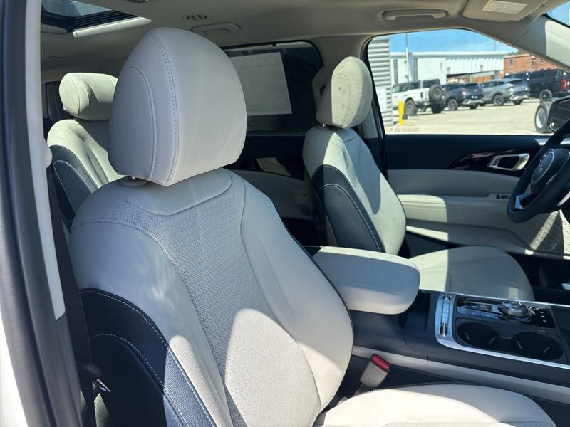 new 2026 Kia Carnival Hybrid car, priced at $51,521