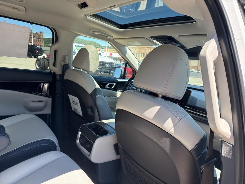 new 2026 Kia Carnival Hybrid car, priced at $51,521