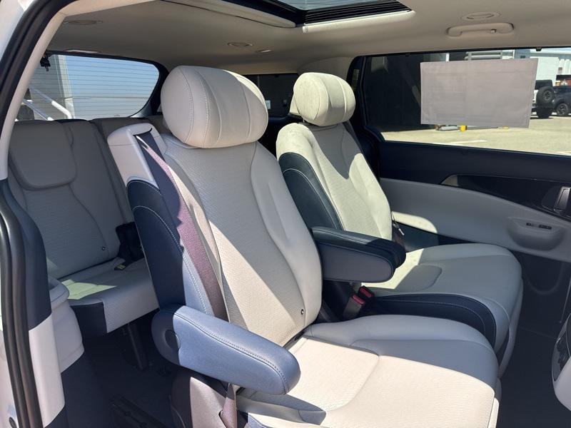 new 2026 Kia Carnival Hybrid car, priced at $51,521