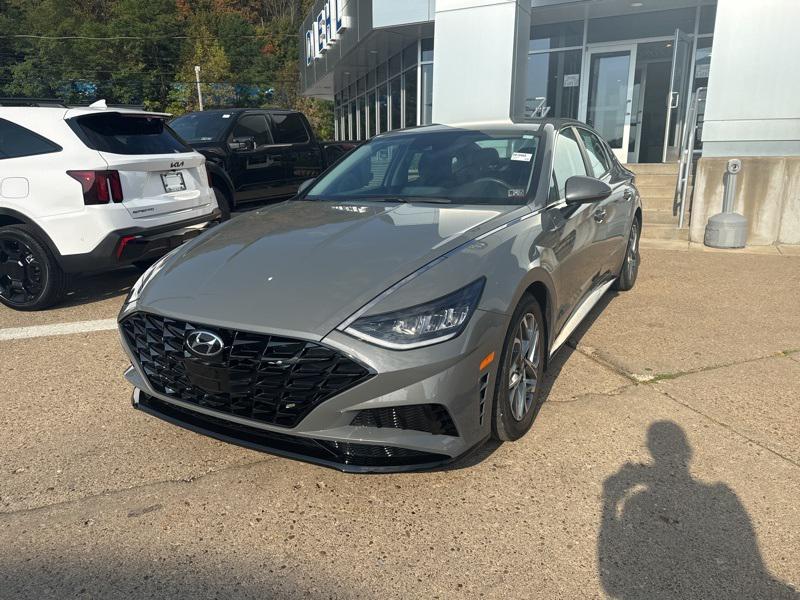 used 2022 Hyundai Sonata car, priced at $21,157