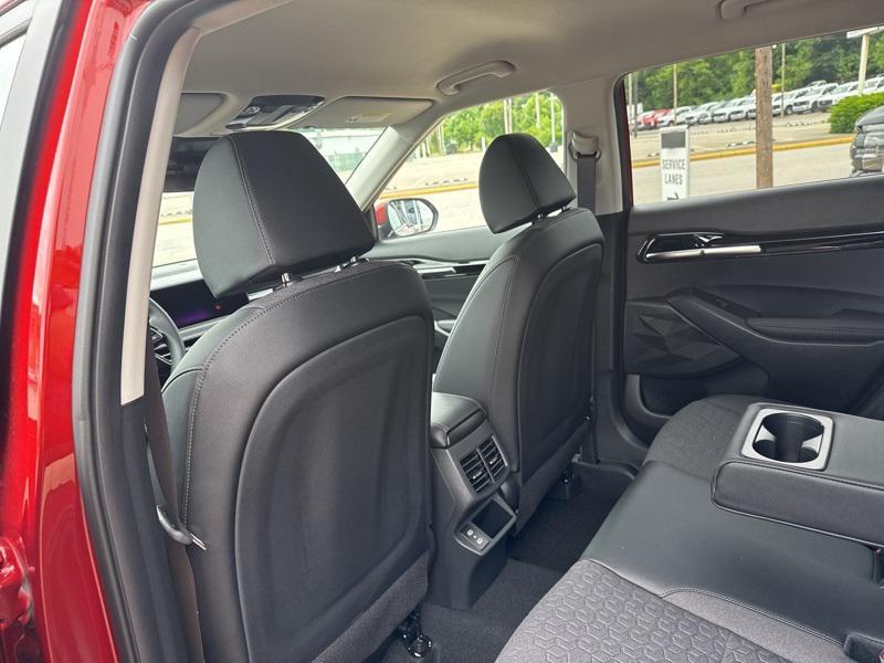 new 2025 Kia Seltos car, priced at $28,400
