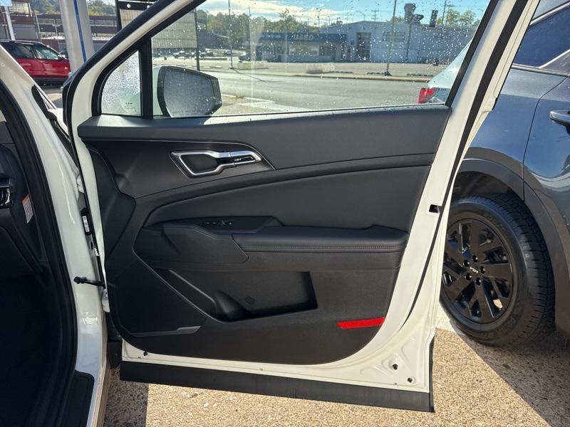 new 2026 Kia Sportage Hybrid car, priced at $35,000