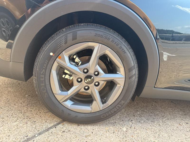 new 2025 Kia K4 car, priced at $22,694